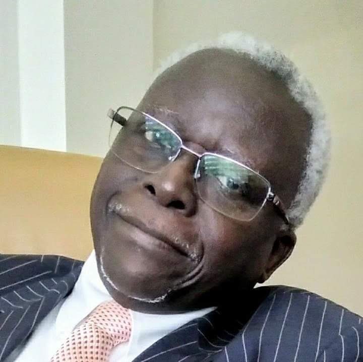 Elhadji Mansour Diop, en costume