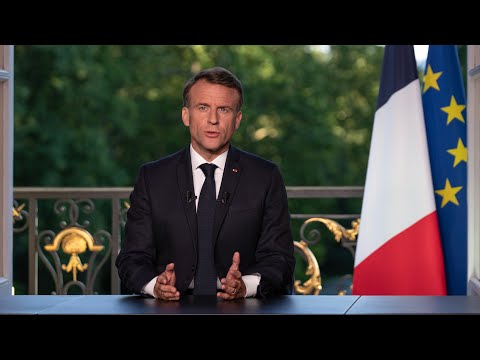 Emmanuel Macron prononçant son allocution du 9 juin 2024